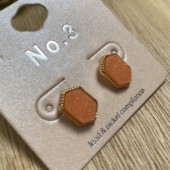 No. 3 Stud Sparkle Druzy Earrings 💗 Peach & Gold - Picture 7 of 9